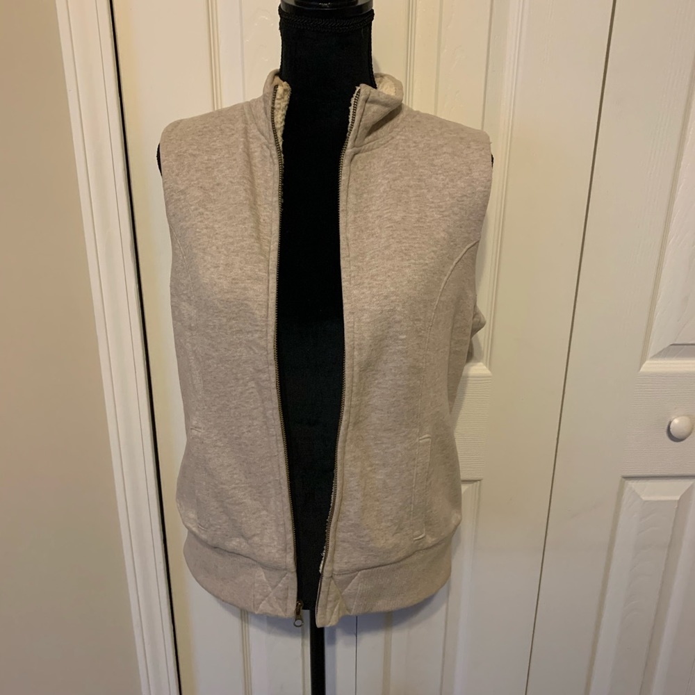 Old Navy fleece vest